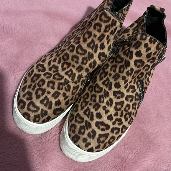 Cheetah Print Shoes - Picture 2 of 3